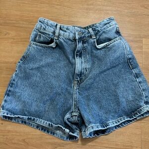 Zara Mom shorts lightly worn
